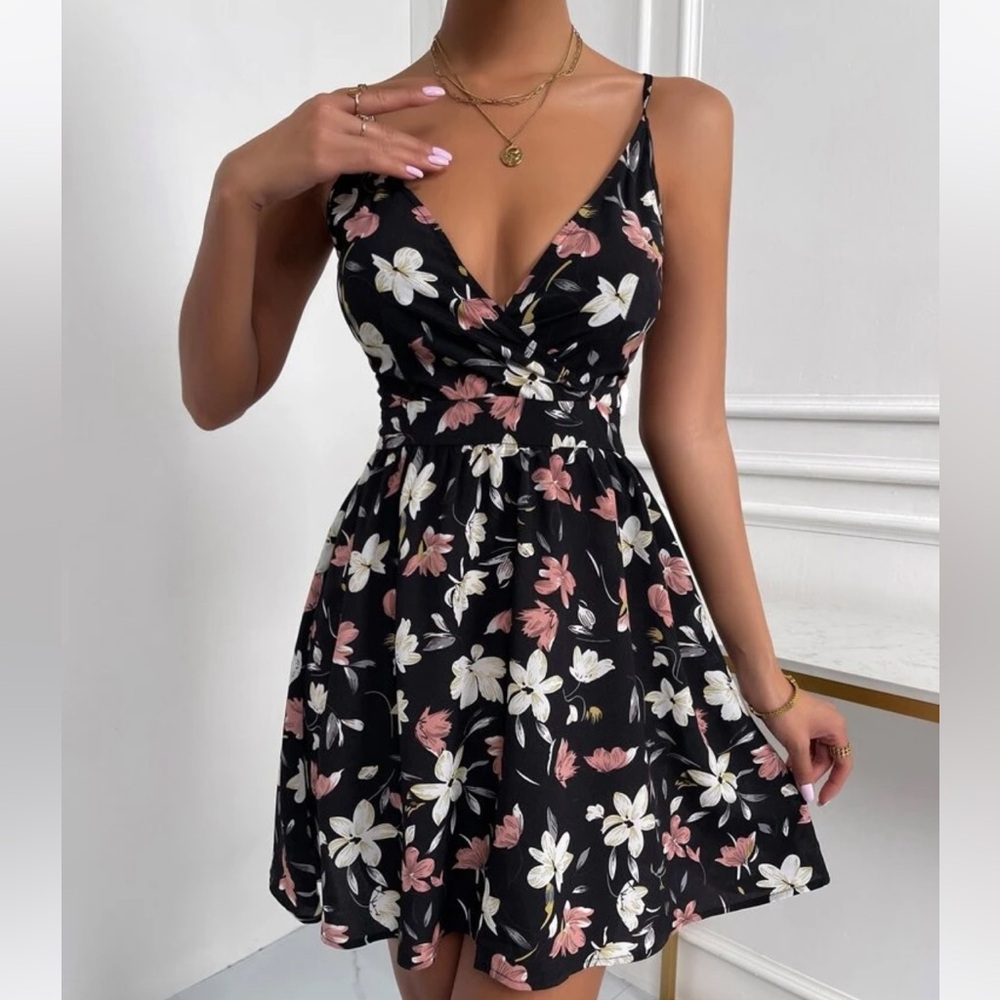👗NEW!!  Summer Spaghetti Strap Boho Floral Dress size M 6
